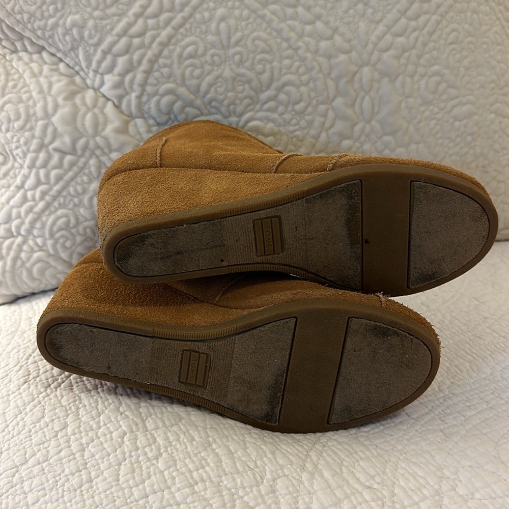 TOMS - Picture 3 of 4